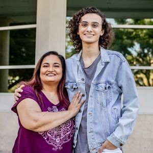 Meet your Posher, Ayesha